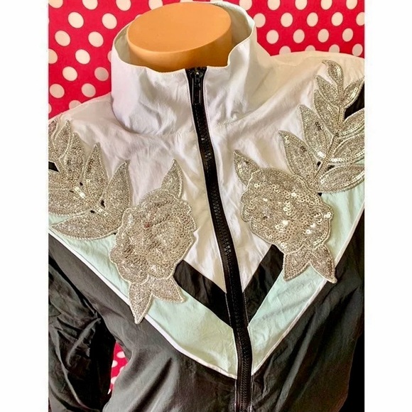 NWT Victoria’s Secret PINK Rare Windbreaker Anorak Jacket Bling Sequins XS/S - Picture 2 of 11